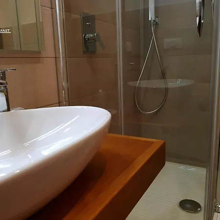 Aziz Bed & Breakfast 4*