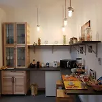 Aziz Couette-café Palerme